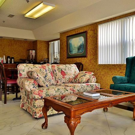 Executive Inn Opp Luaran gambar